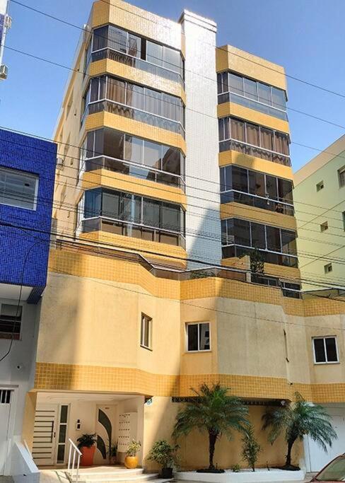 Bem Localizado Centro Box Wifi Ar-condicionar *